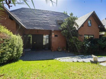 Casa en venta en Camino el paso 4110, Peñalolén - 6 dormitorios, 4 baños