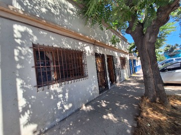 Casa en arriendo mensual en Casa con terreno, negocios (153284), Estación Central - 3 dormitorios, 2 baños