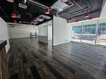 Oficina en arriendo mensual en Avenida Las Condes 11300, Las Condes - 2 dormitorios, 3 baños
