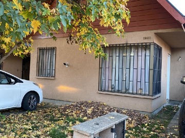 Casa en venta en Muy cerca de Outlet Vivo, Chillán - 3 dormitorios, 2 baños