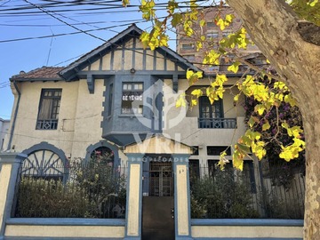 Casa en venta en Club hípico/movistar arena, Santiago - 3 dormitorios, 2 baños