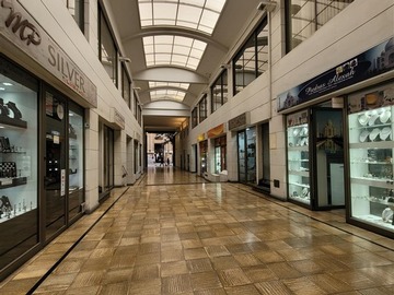 Local Comercial en arriendo mensual en Merced / San Antonio, Santiago