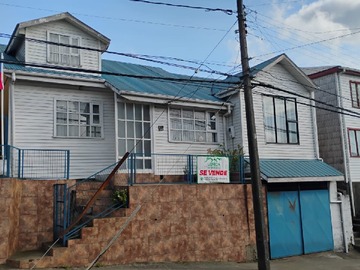 Casa en venta en Pudeto, Ancud - 6 dormitorios, 2 baños