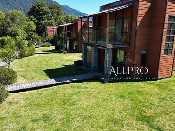 Casa en venta en Complejo de cabañas en venta frente a camino pucón caburgua, Pucón - 12 dormitorios, 7 baños