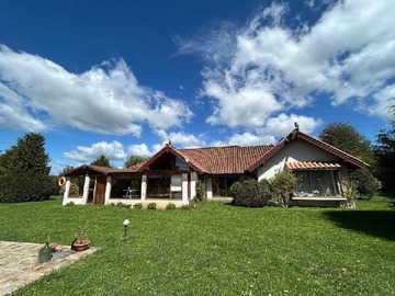 Casa en venta en Casa en parcela camino botrolhue (170172), Temuco - 4 dormitorios, 3 baños
