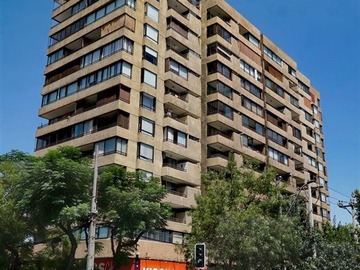 Estacionamiento en venta en Vende estacionamientos. Excelente ubicación. Metro manquehue. Las condes, Las Condes