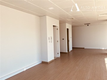 Oficina en venta en Av. La dehesa, Lo Barnechea - 1 dormitorio, 2 baños