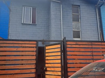 Casa en venta en Casa Excelente para Inversión Prof. Angélica Soto Lampa. - 3 dormitorios, 1 baño