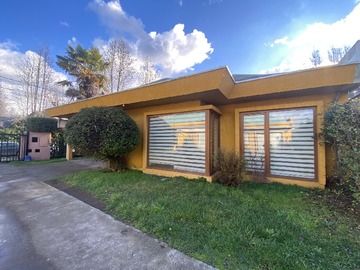 Casa en arriendo mensual en A pasos colegio aleman, Chillán - 4 dormitorios, 2 baños
