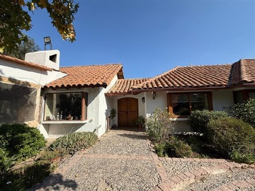 Casa en venta en Santa ester / santa elena, Colina - 4 dormitorios, 4 baños