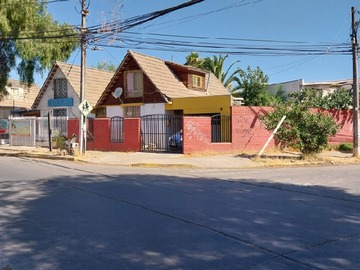Casa en venta en Intersección con calle el filodendro, Maipú - 3 dormitorios, 2 baños