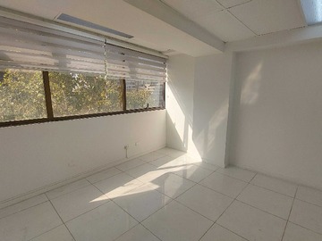 Oficina en venta en Oferta-impecable, lado metro, 32m2/remodelada (171695), Providencia - 1 baño