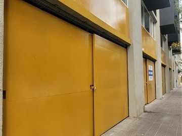 Local Comercial en arriendo mensual en Vergara / Domeyko, Santiago - 1 baño