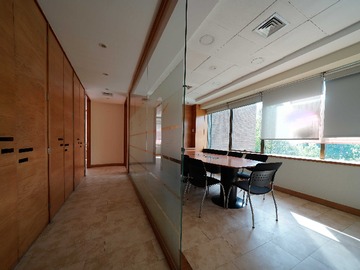 Oficina en arriendo mensual en Amplia oficina en excelente ubicación. (171195), Providencia - 3 dormitorios, 2 baños