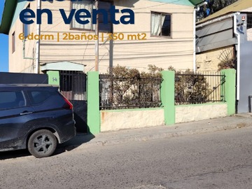 Casa en venta en Amplia Casa de Dos Pisos - 6 dormitorios, 2 baños
