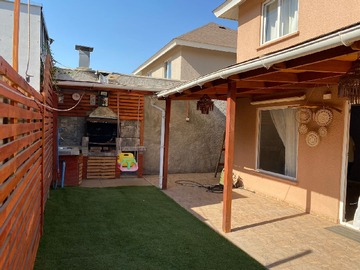 Casa en arriendo mensual en Los Nogales, Colina - 3 dormitorios, 3 baños