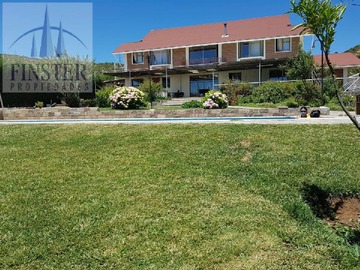 Casa en venta en Ruta g60, Melipilla - 8 dormitorios, 5 baños