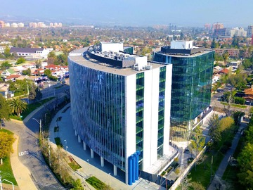Local Comercial en arriendo mensual en Arrienda amplio Local Comercial + Baño/Estac. (103143), Las Condes - 1 baño
