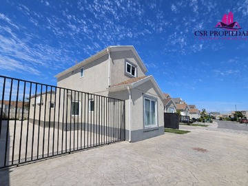 Casa en venta en Los Remos 201, Padre Hurtado, Región Metropolitana de Santiago 9710000, Chile, Padre Hurtado - 3 dormitorios, 3 baños