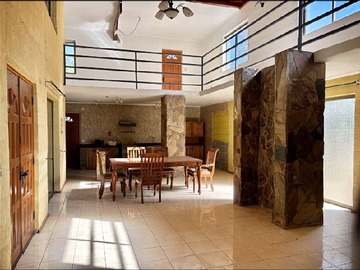 Casa en venta en Vendo Parcela con 2 Casas, en Condominio con acceso a la Laguna de Aculeo, sector Pintué, Paine - 7 dormitorios, 6 baños