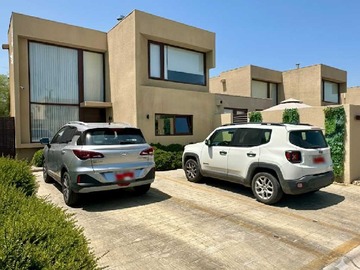 Venta / Casa / Colina