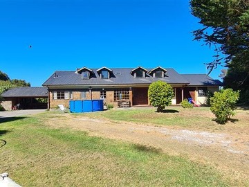Casa en venta en Chinquihue Alto, Puerto Montt - 8 dormitorios, 4 baños