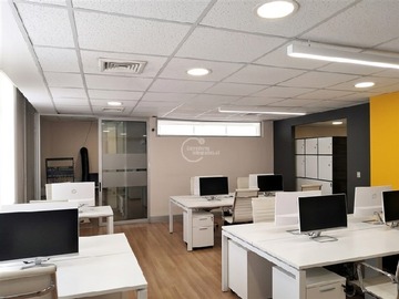 Oficina en venta en Antonio Bellet, Metro Pedro de Valdivia, Providencia - 2 baños