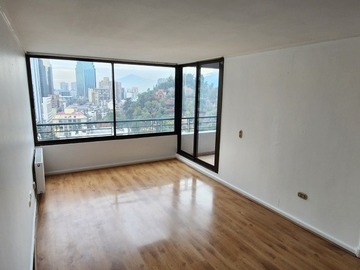 Departamento en venta en Departamento con Vista Despejada a Pasos del Metro Santa Lucía - 1 dormitorio, 1 baño