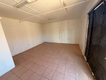 Local Comercial en arriendo mensual en Local de 50 Mtrs media cuadra de Prat (174004), Vallenar - 1 baño