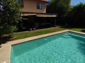 Casa en venta en Oportunidad de Inversión: Casa Moderna (140262), Colina - 4 dormitorios, 3 baños