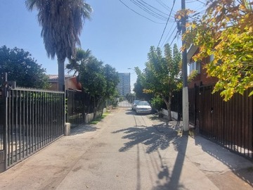 Casa en venta en Loncoche esquina varas mena, San Joaquín - 3 dormitorios, 1 baño