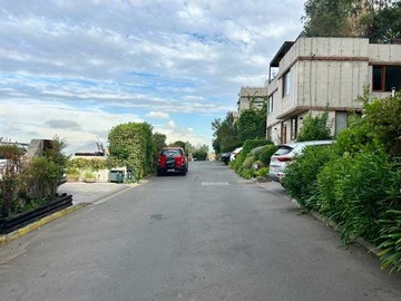 Casa en venta en Casa Condominio colegio Saint George (177038), Huechuraba - 5 dormitorios, 4 baños