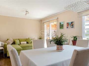 Casa en venta en Avenida cuatro poniente con Antartica Chilena, Maipú - 3 dormitorios, 3 baños