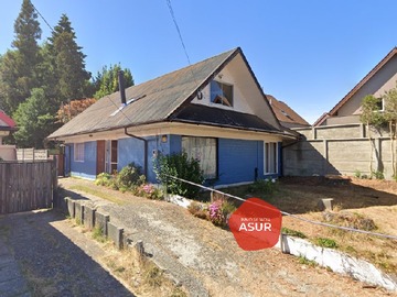 Casa en venta en Avenida Los Robles, Valdivia - 4 dormitorios, 2 baños