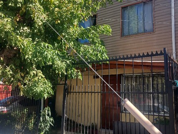 Casa en venta en Hermosa casa de esquina 2 pisos en Maipú (156970), Maipú - 4 dormitorios, 2 baños