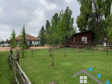 Terreno en venta en Gran y Hermosa Casa En 15.600 m2 (91550), Talca - 3 dormitorios, 3 baños