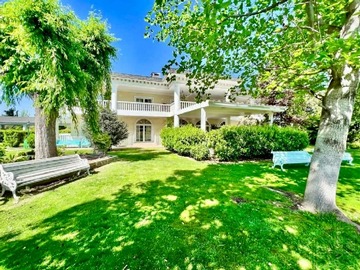 Casa en arriendo mensual en Arriendo Mansión Con Acceso Campo Golf Chicureo (174328), Colina - 10 dormitorios, 7 baños