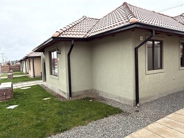 Casa en arriendo mensual en Hacienda La Esmeralda, Talca - 3 dormitorios, 2 baños