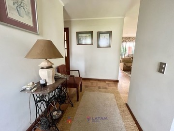 Casa en venta en Juan xxiii, Vitacura - 5 dormitorios, 4 baños