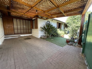 Casa en venta en Aztecas/ Pasteur/ Club Manquehue / Alemana, Vitacura - 4 dormitorios, 3 baños