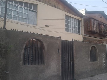 Casa en venta en Calle Bulnes, San Bernardo - 5 dormitorios, 3 baños