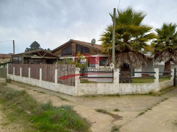 Casa en venta en Casa de Esquina, 3 Dormitorios, 1 Baño, Algarrobo, V Region - 3 dormitorios, 1 baño