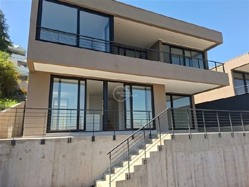 Casa en arriendo mensual en Camino La laguna, Lo Barnechea - 3 dormitorios, 2 baños