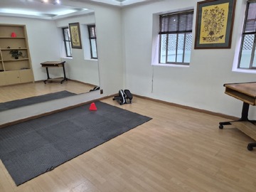 Oficina en arriendo mensual en Santa lucía con huérfanos, Santiago - 1 dormitorio, 2 baños