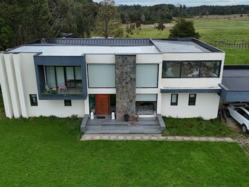 Casa en venta en Condominio Las Tranqueras, Puerto Varas - 4 dormitorios, 3 baños