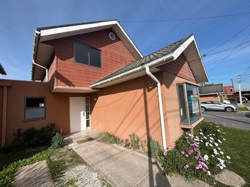 Casa en venta en Hermosa Casa en la Cruz, La Cruz, Quillota - 3 dormitorios, 3 baños