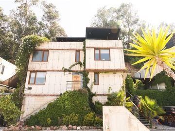 Casa en venta en El almendro valor bajo tasación - ciudad empresarial, Huechuraba - 4 dormitorios, 4 baños