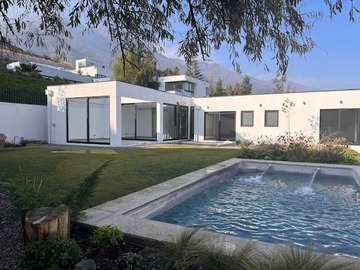 Casa en venta en Moderna Casa con Excelente Conectividad (174425), La Reina - 4 dormitorios, 3 baños