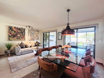 Venta / Casa / Colina