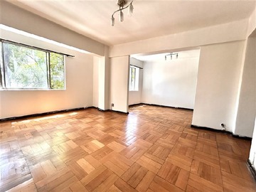Departamento en venta en Espacioso departamento con excelente conectividad de 4D-2B, Providencia - 4 dormitorios, 2 baños